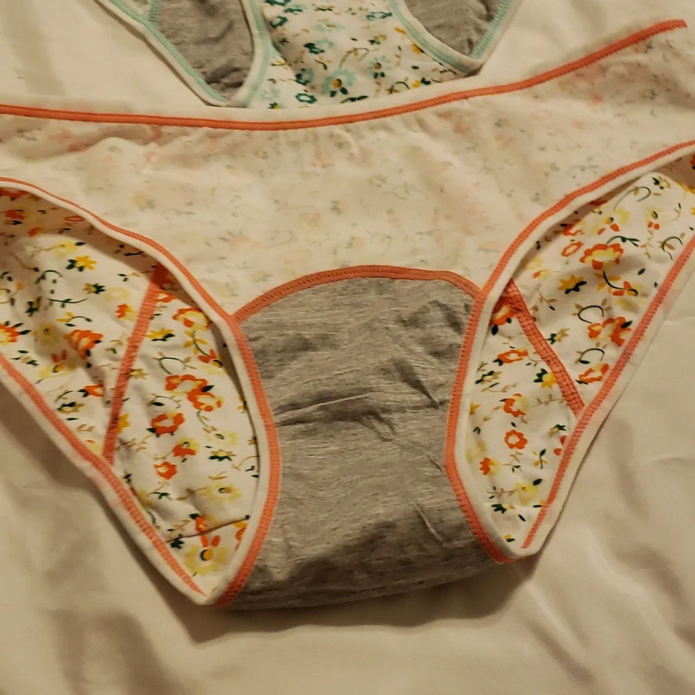 2 pair lg nwt light period underwear - Picture 2 of 4